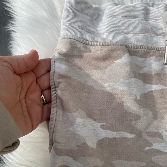 Athleta - Balance printed jogger - Size medium - tan camouflage - Picture 9 of 14